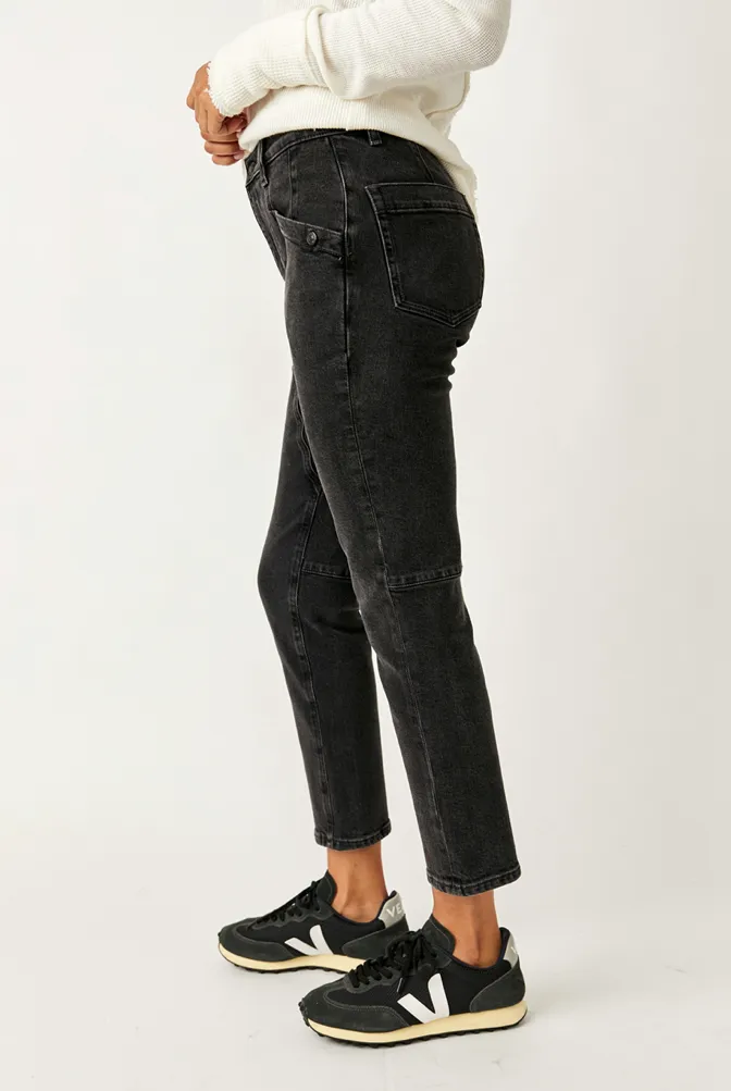 Beacon Mid Rise Slim Black Quartz