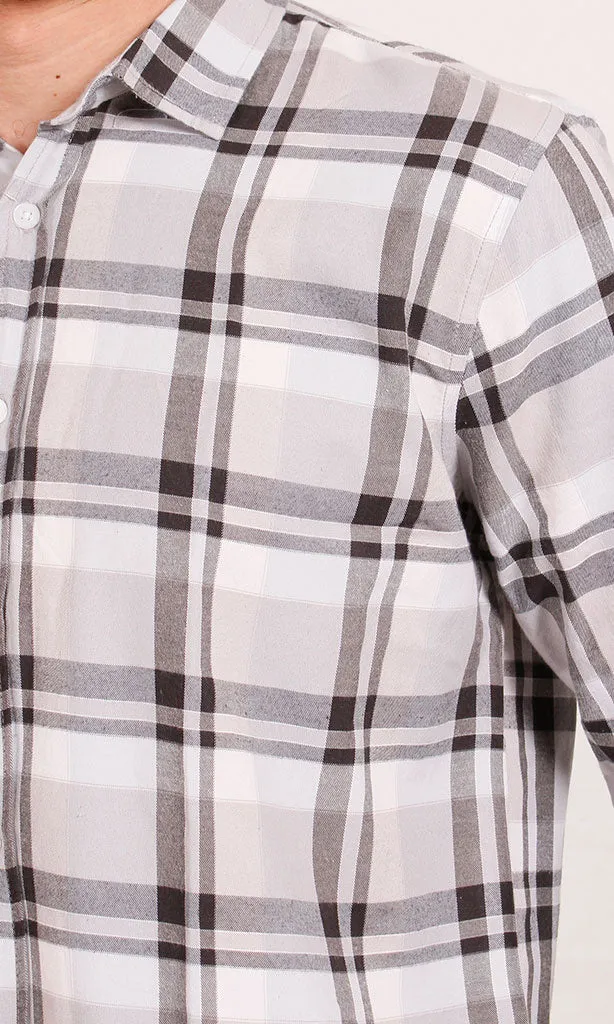 R207323 - Checked Button-Up Shirt - White & Black